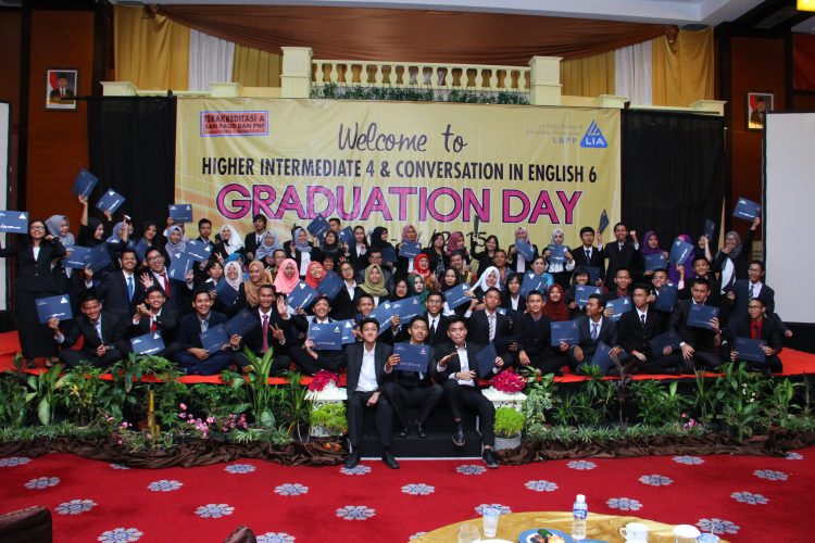 Graduation Ceremony LIA Palembang